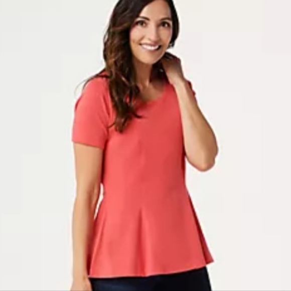 Isaac Mizrahi Tops - Isaac Mizrahi live coral A line boat neck elbow sleeve tunic.EUC smoke free home